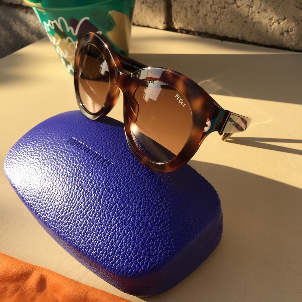 New Emilio Pucci Round Sunglasses 🕶